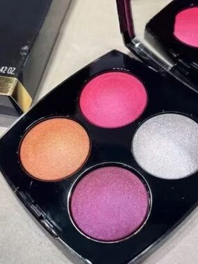 CHANEL Enchanted Night Blush & Eyeshadow Palette - Pink, Orange, Silver, Purple